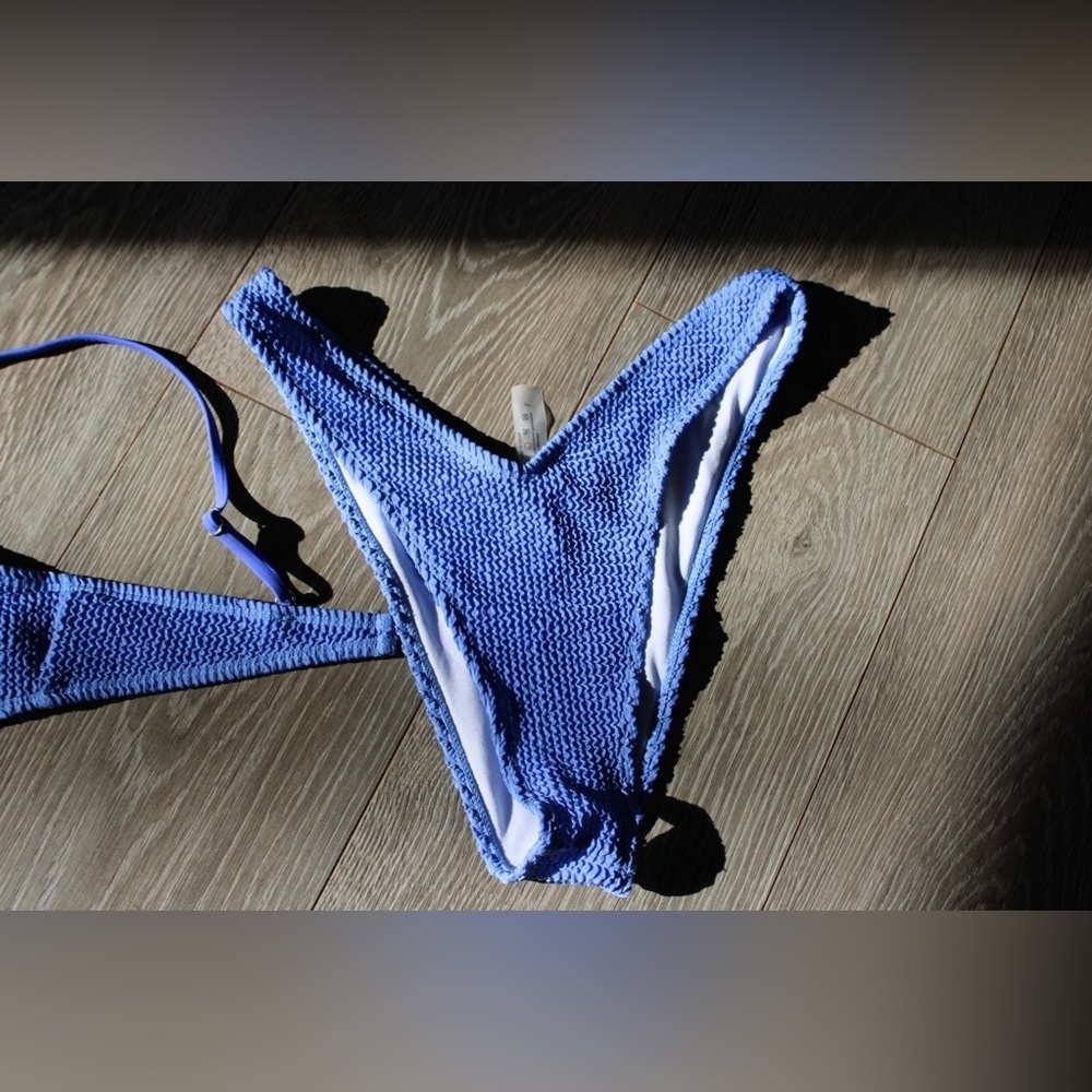 SHEIN Large Bikini - Picture 2 of 8